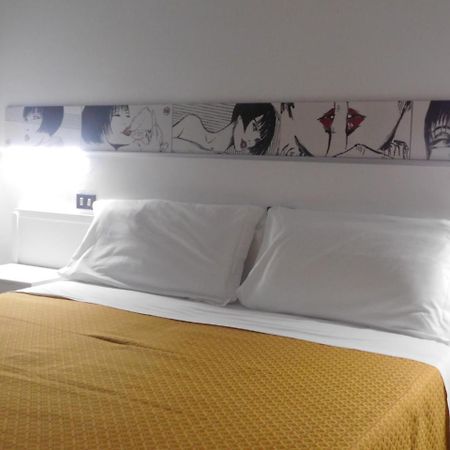 Hotel Dolores Ріміні Екстер'єр фото