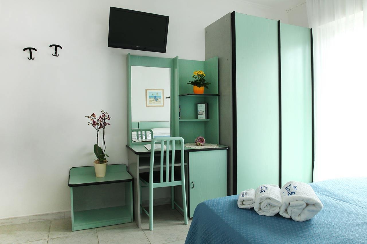 Hotel Dolores Ріміні Екстер'єр фото