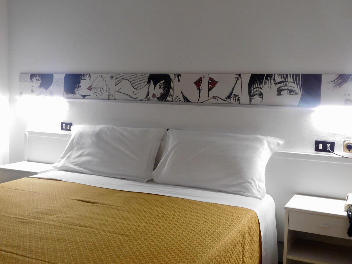 Hotel Dolores Ріміні Екстер'єр фото