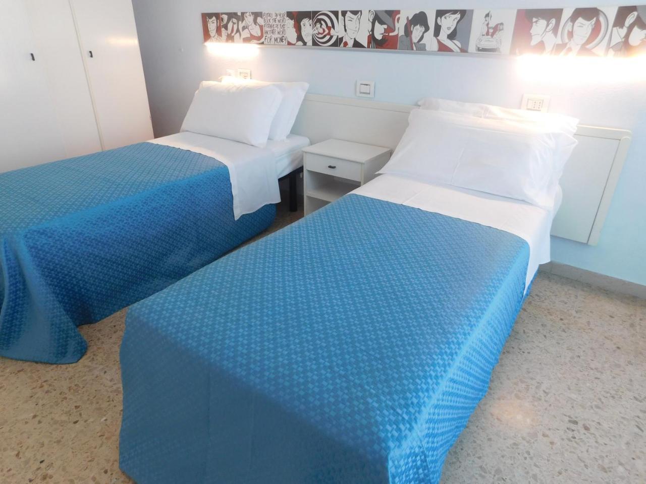 Hotel Dolores Ріміні Екстер'єр фото